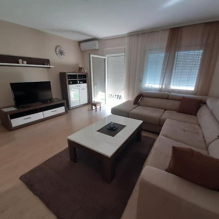 Apartment 081 ポドゴリツァ エクステリア 写真